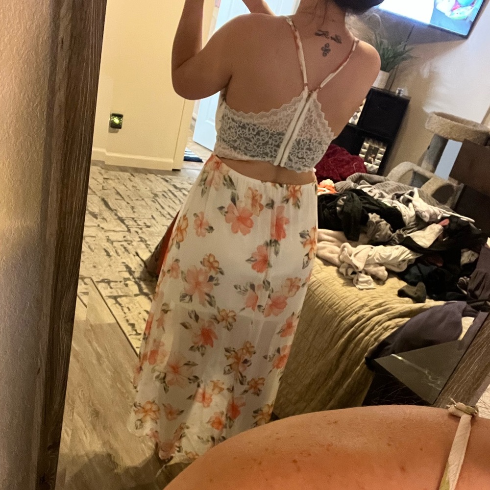Dress - Picture 2 of 2